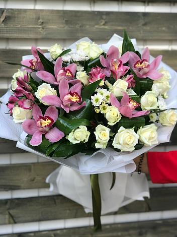 Букет цветов из: Розы и Хризантемы в Белой Калитве