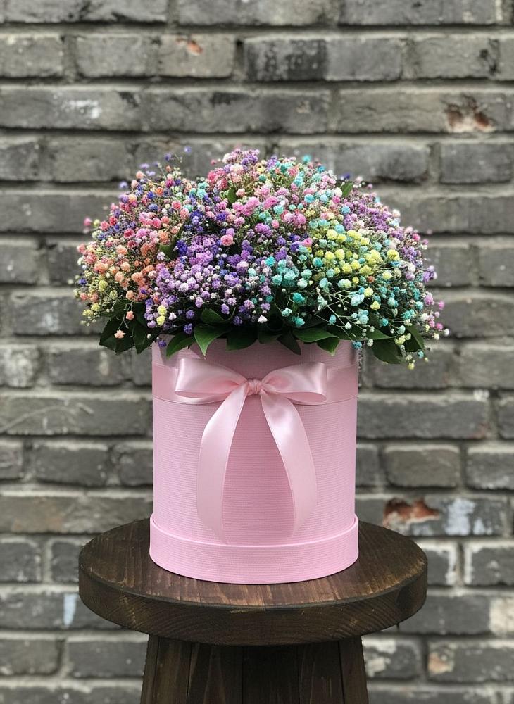 Цветочная композиция из Гипсофила и Розы в шляпной коробке в Белой Калитве