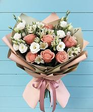 Букет цветов из:  Розы, Альстромерии и Лизиантусы #REPLACE_PRED# Белой Калитве