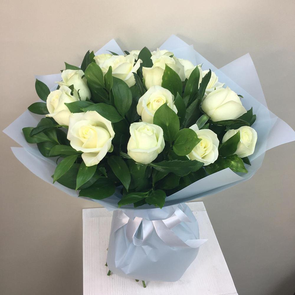 Букет 15 Белых роз Проуд в Белой Калитве