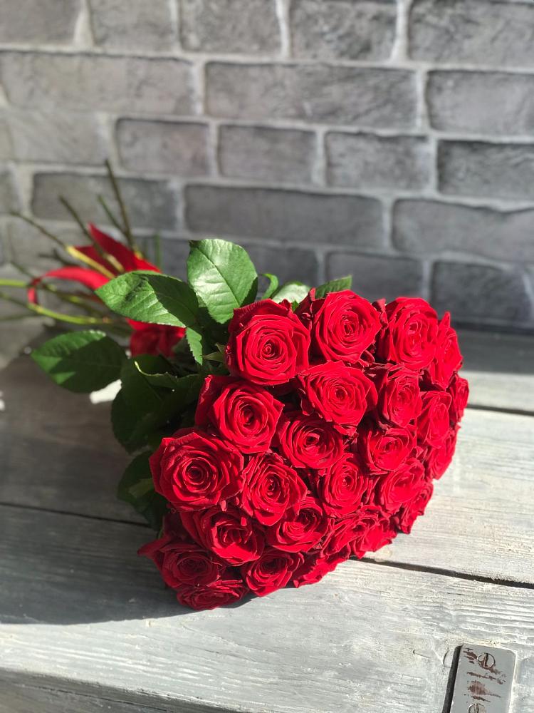 Букет Красные розы Фридом в Белой Калитве