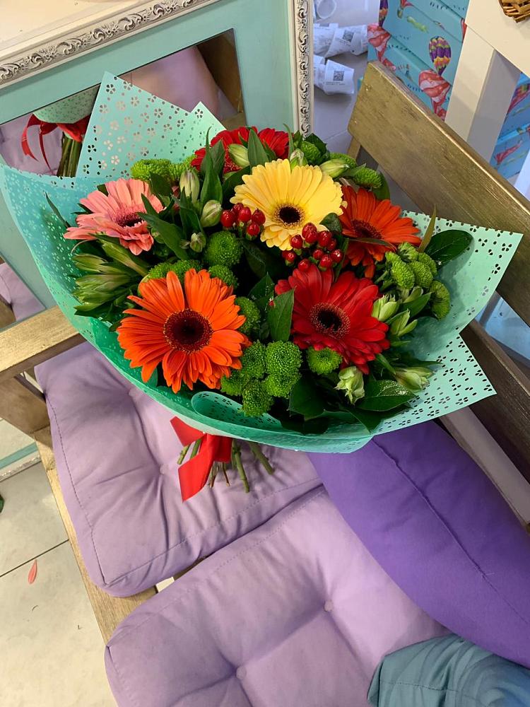 Букет цветов из: Герберы, Хризантемы и Альстромерии в Белой Калитве