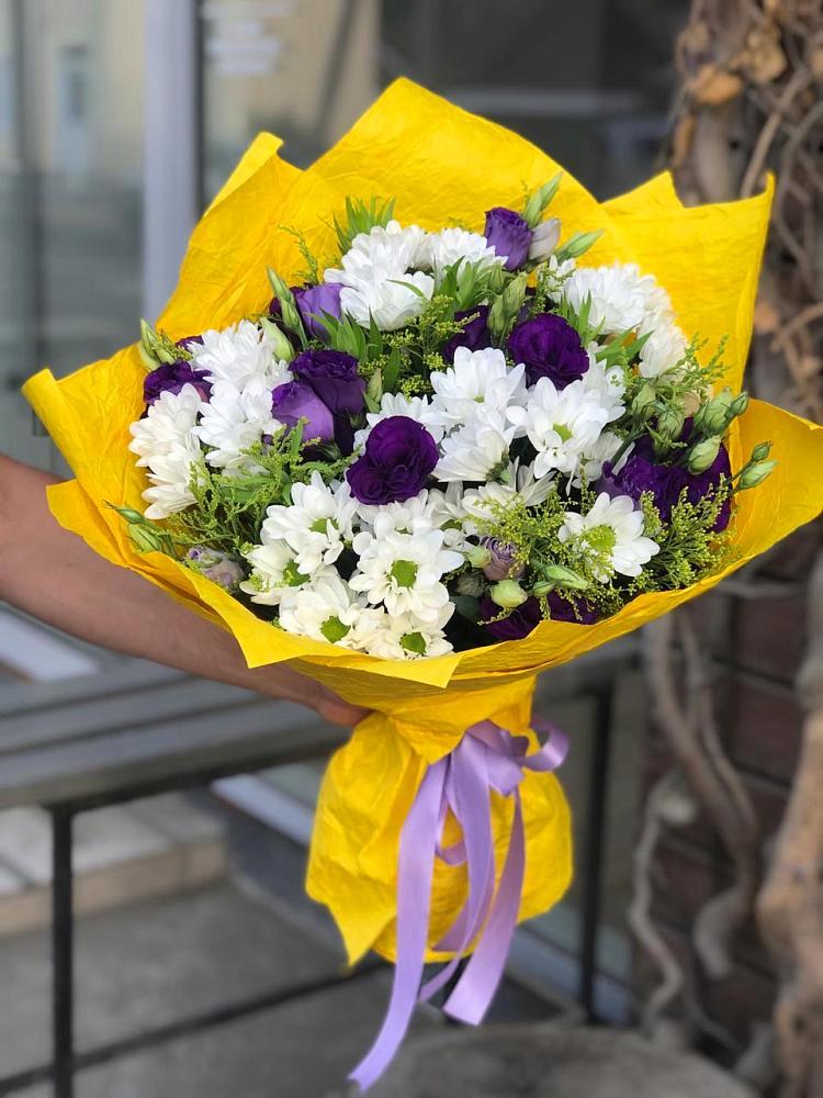 Букет цветов из: Ирисы, Хризантемы и Ромашки в Белой Калитве