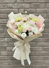 Букет цветов из:  Гвоздики, Розы, Лизиантусы и Хризантемы в Белой Калитве