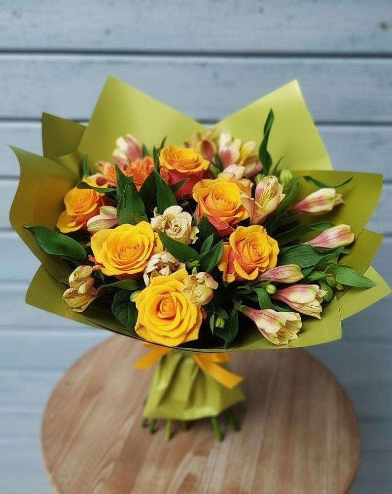 Букет цветов из: Альстромерии и Розы в Белой Калитве