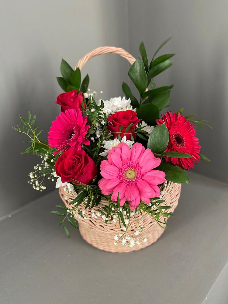 Цветочная композиция из Розы, Хризантемы и Герберы в корзине в Белой Калитве