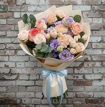 Букет цветов из:  Розы, Лизиантусы и Гвоздики #REPLACE_PRED# Белой Калитве