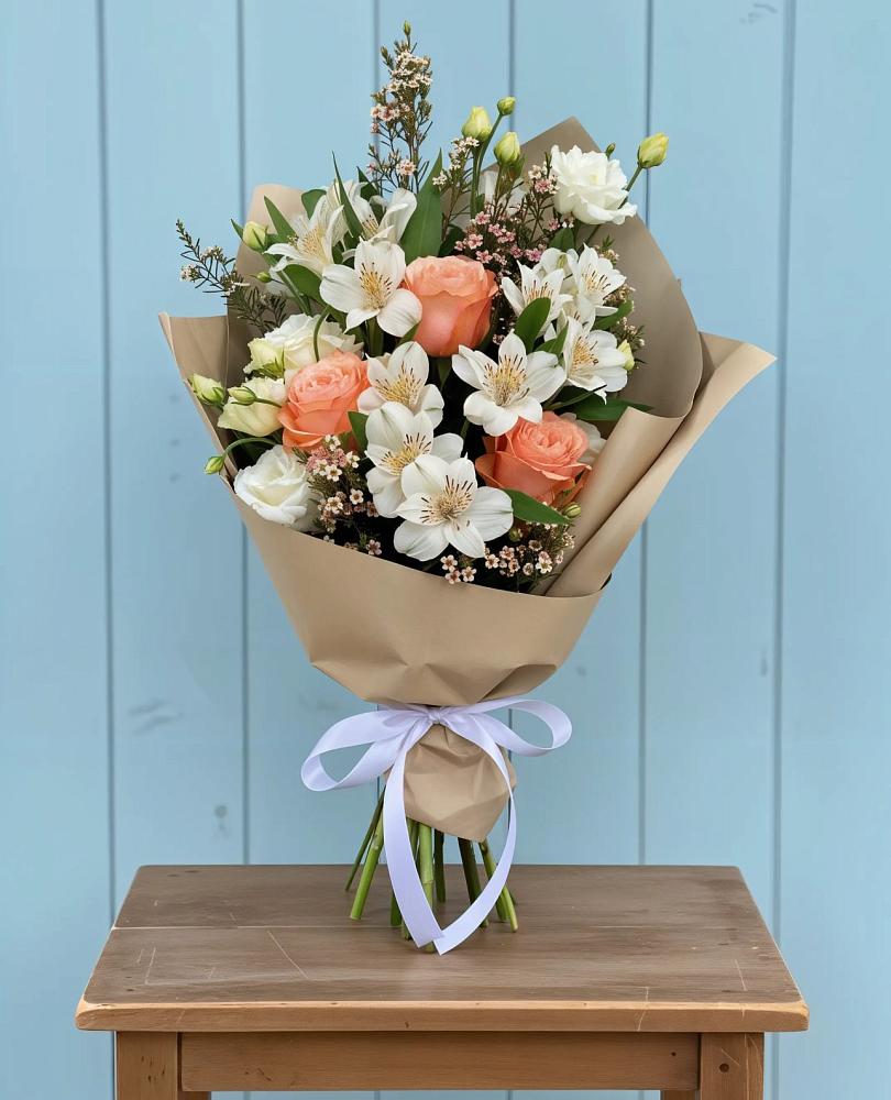 Букет цветов из: Альстромерии, Лизиантусы, Розы и Хризантемы в Белой Калитве